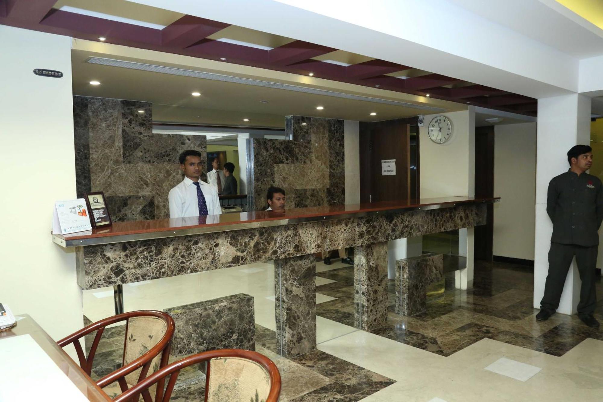 Palette Hotel Nisarga By Sunday Bhopal Exterior photo